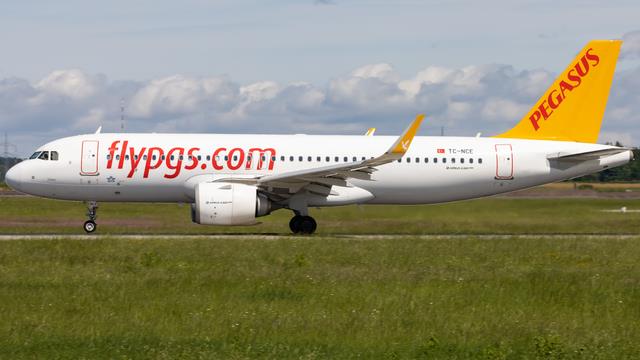TC-NCE:Airbus A320:Pegasus Airlines